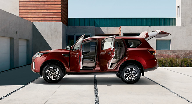 Red Nissan Terra with all doors open